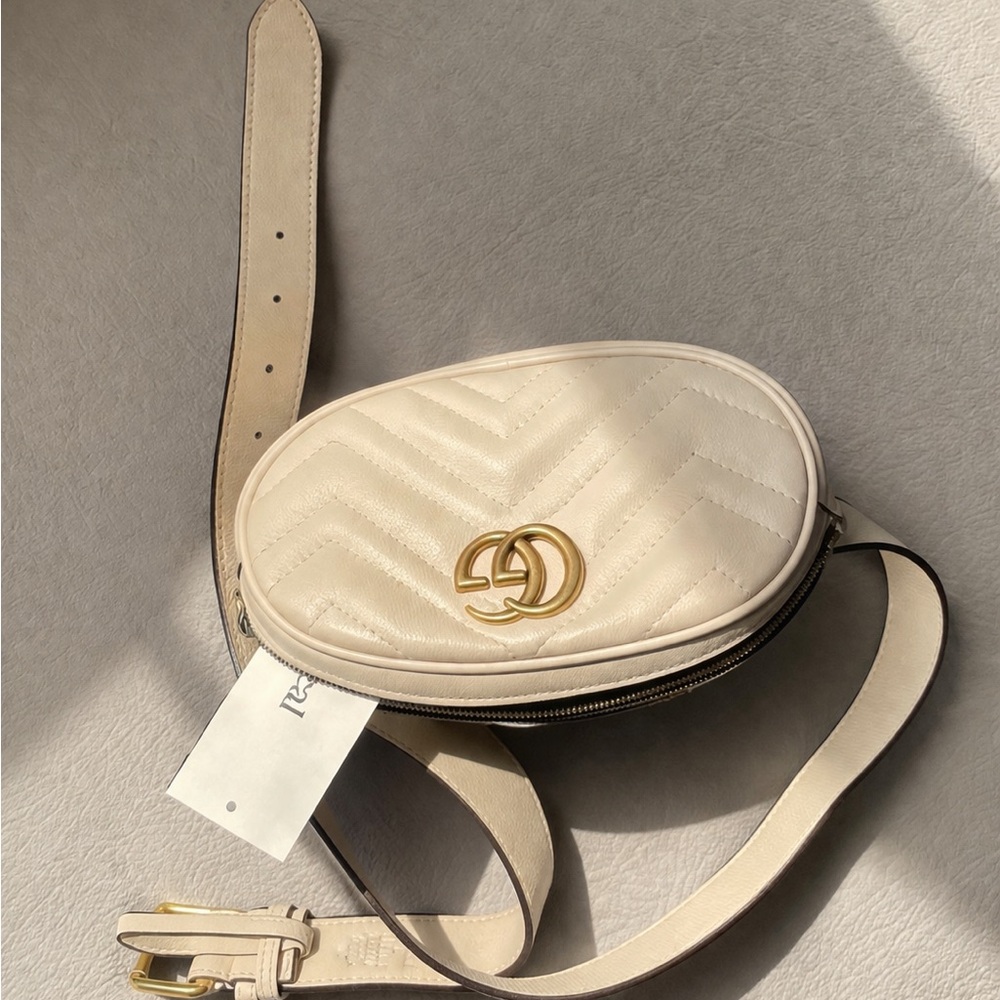 Gucci Cream Quilted Leather Belt Bag with Gold GG Logo - Picture 3 of 6